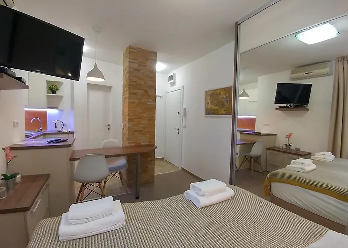 Dafni アパート *